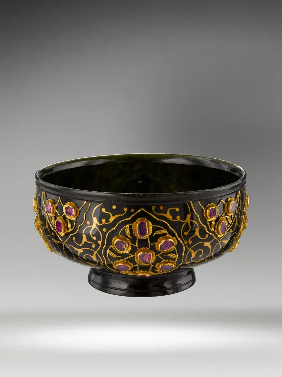 Jade cup inlaid with gold and rubies, Turkey, mid-16th century