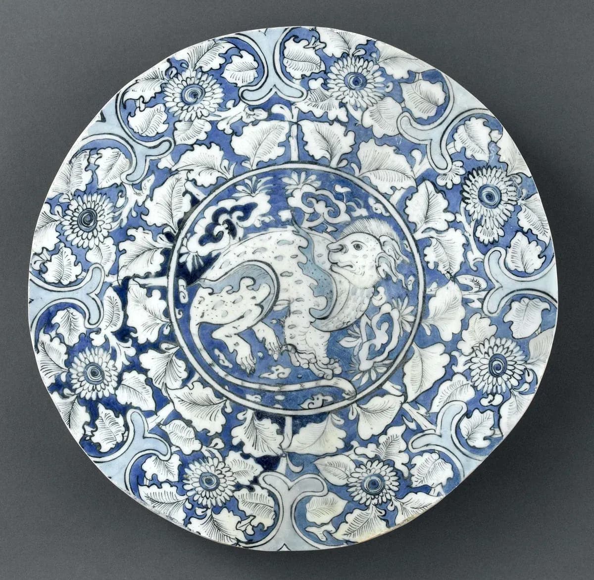 Blue and white dish base decorated with a qilin, Iran, 17th century